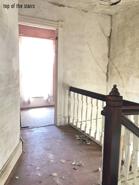 beach-house-top-of-stairs