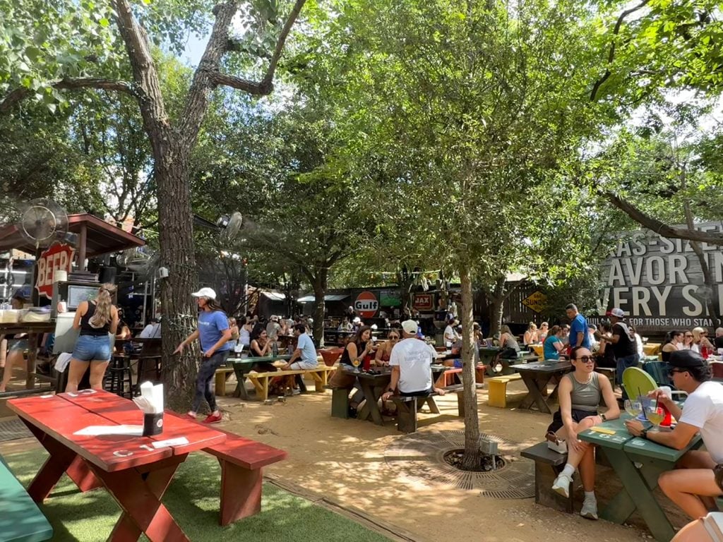 Katy Trail Icehouse In Dallas Texas