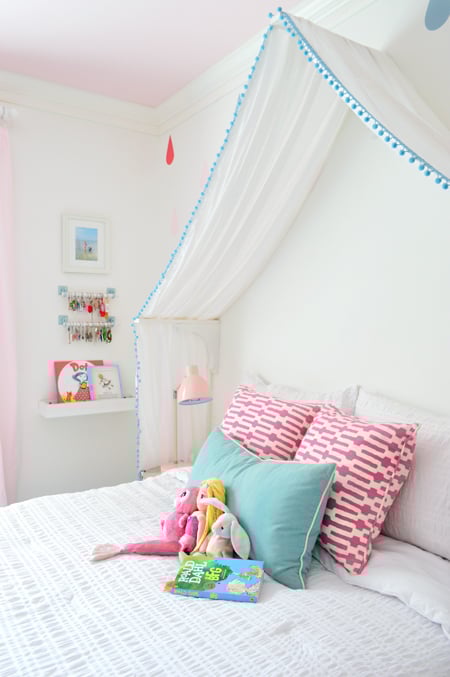 GirlsRoom-Canopy-Bed-Detail